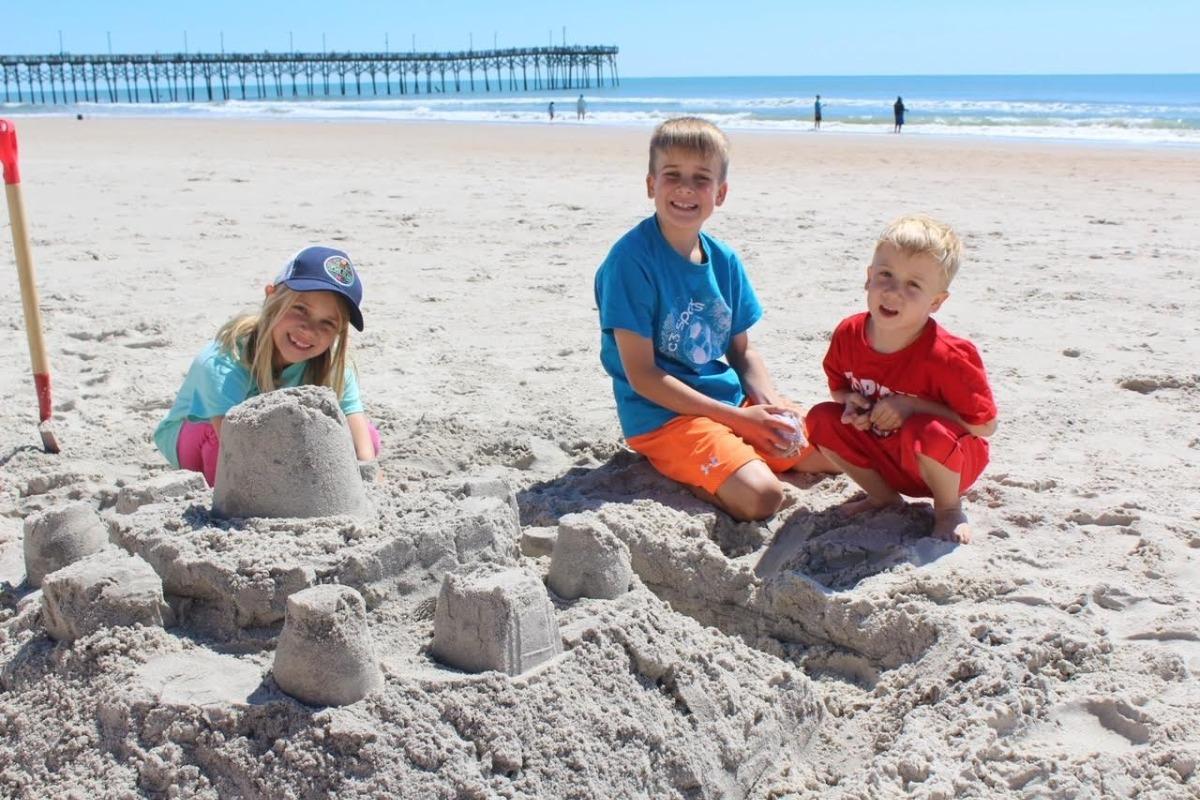 Kids on beach | Ward Realty